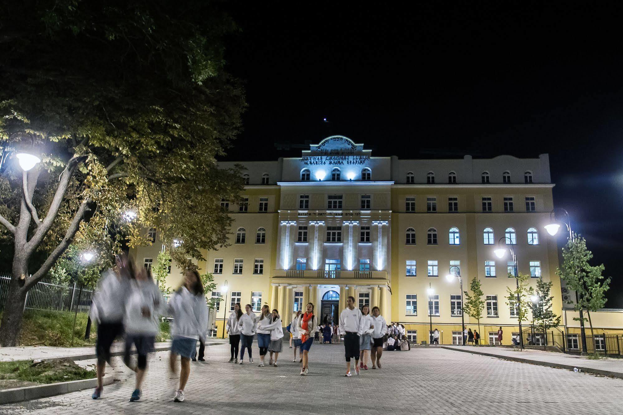 Hotel Ilan Люблин Екстериор снимка